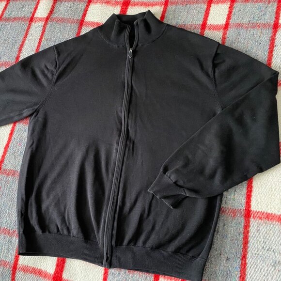 Men's Beautiful Black Zip-Up Cardigan - Picture 3 of 15